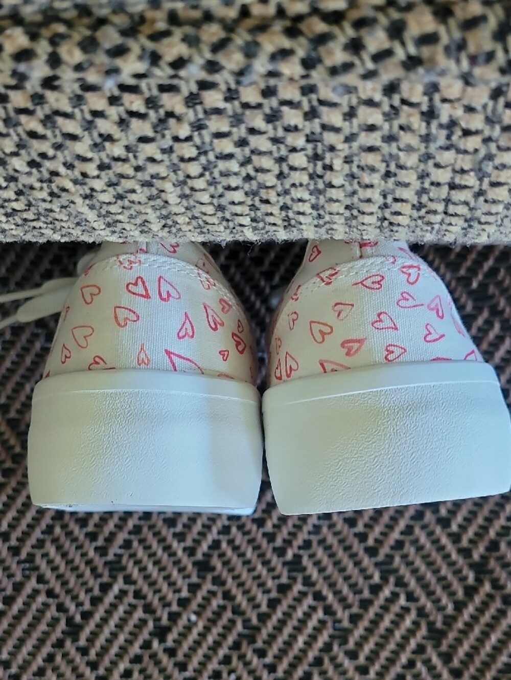 Joie Huxley Hearts Print Canvas Platform Sneakers Sz 8.5 - Picture 5 of 6